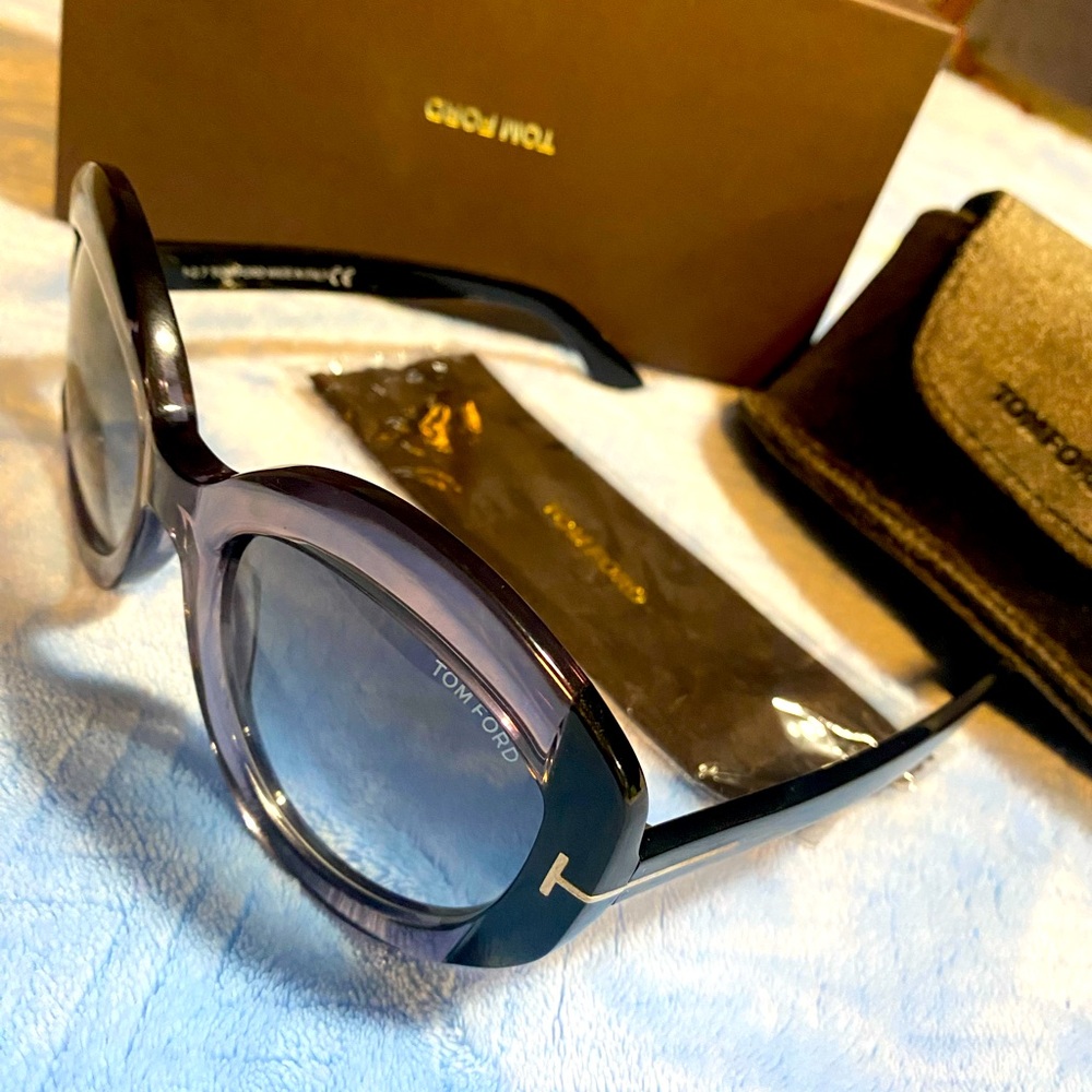 Tom Ford Bianca 02 TF581 20B 56 22 140  Sunglasses